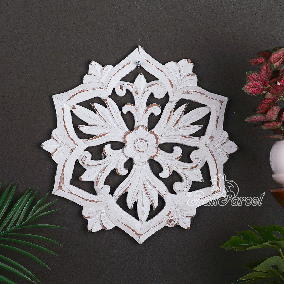 Wooden Wallhanging Sun Flower, Hand Made From Hardboard/ MDF, With White Wash Color.