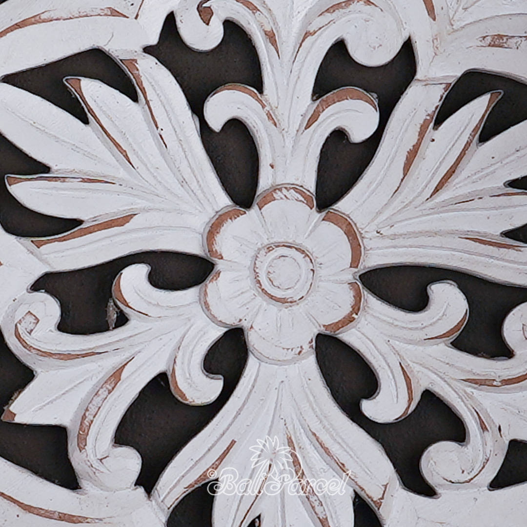 Wooden Wallhanging Sun Flower, Hand Made From Hardboard/ MDF, With White Wash Color.
