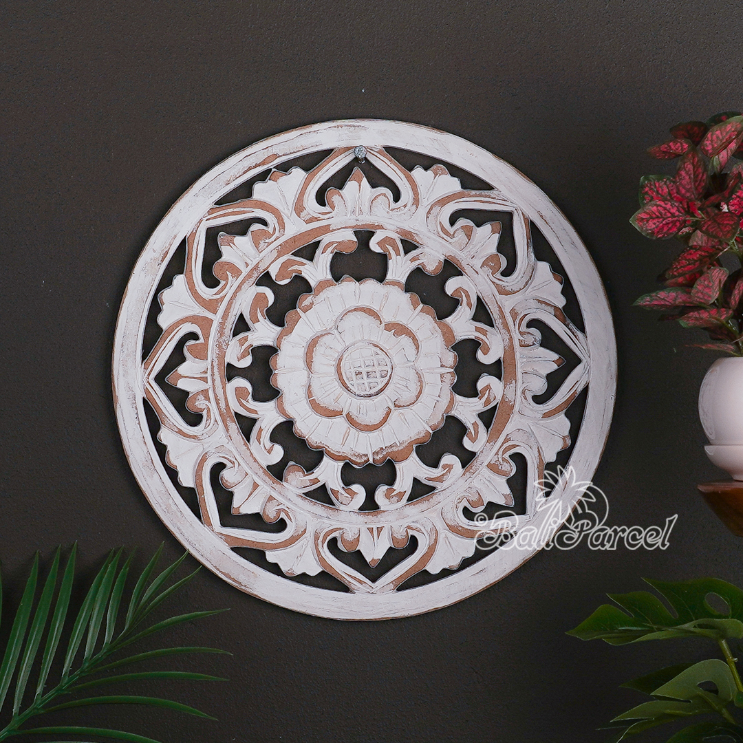 Wooden Wallhanging Sun Flower, Hand Made From Hardboard/ MDF, With White Wash Color.