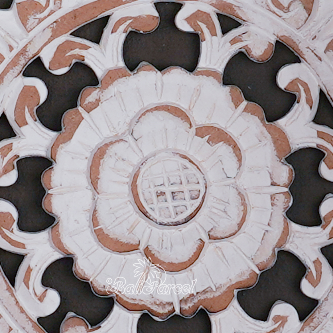 Wooden Wallhanging Sun Flower, Hand Made From Hardboard/ MDF, With White Wash Color.