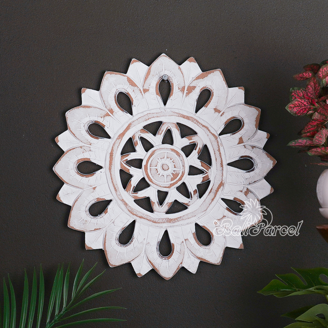 Wooden Wallhanging Sun Flower, Hand Made From Hardboard/ MDF, With White Wash Color.