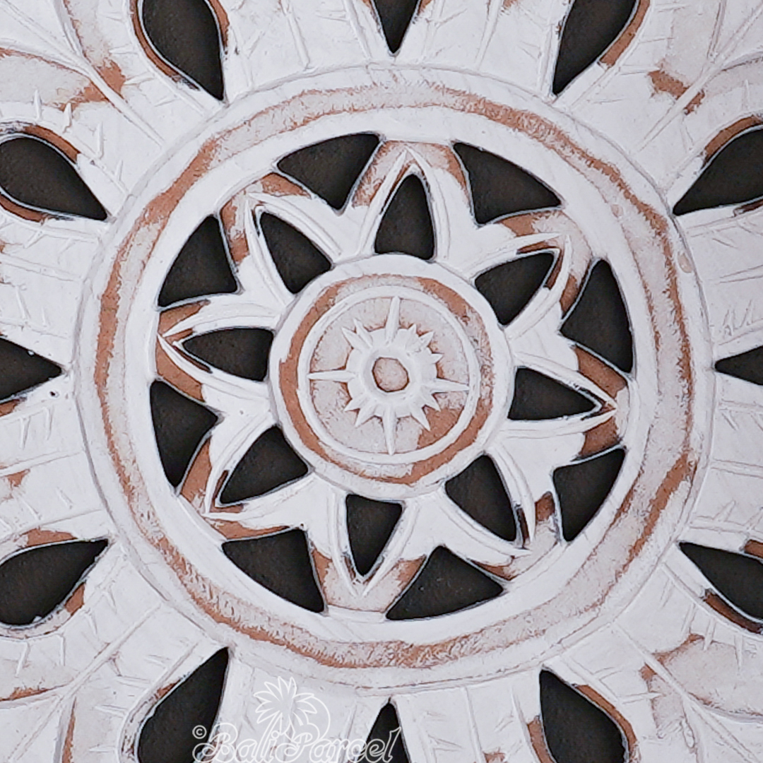 Wooden Wallhanging Sun Flower, Hand Made From Hardboard/ MDF, With White Wash Color.