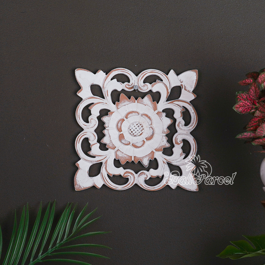 Wooden Wallhanging Sun Flower, Hand Made From Hardboard/ MDF, With White Wash Color.