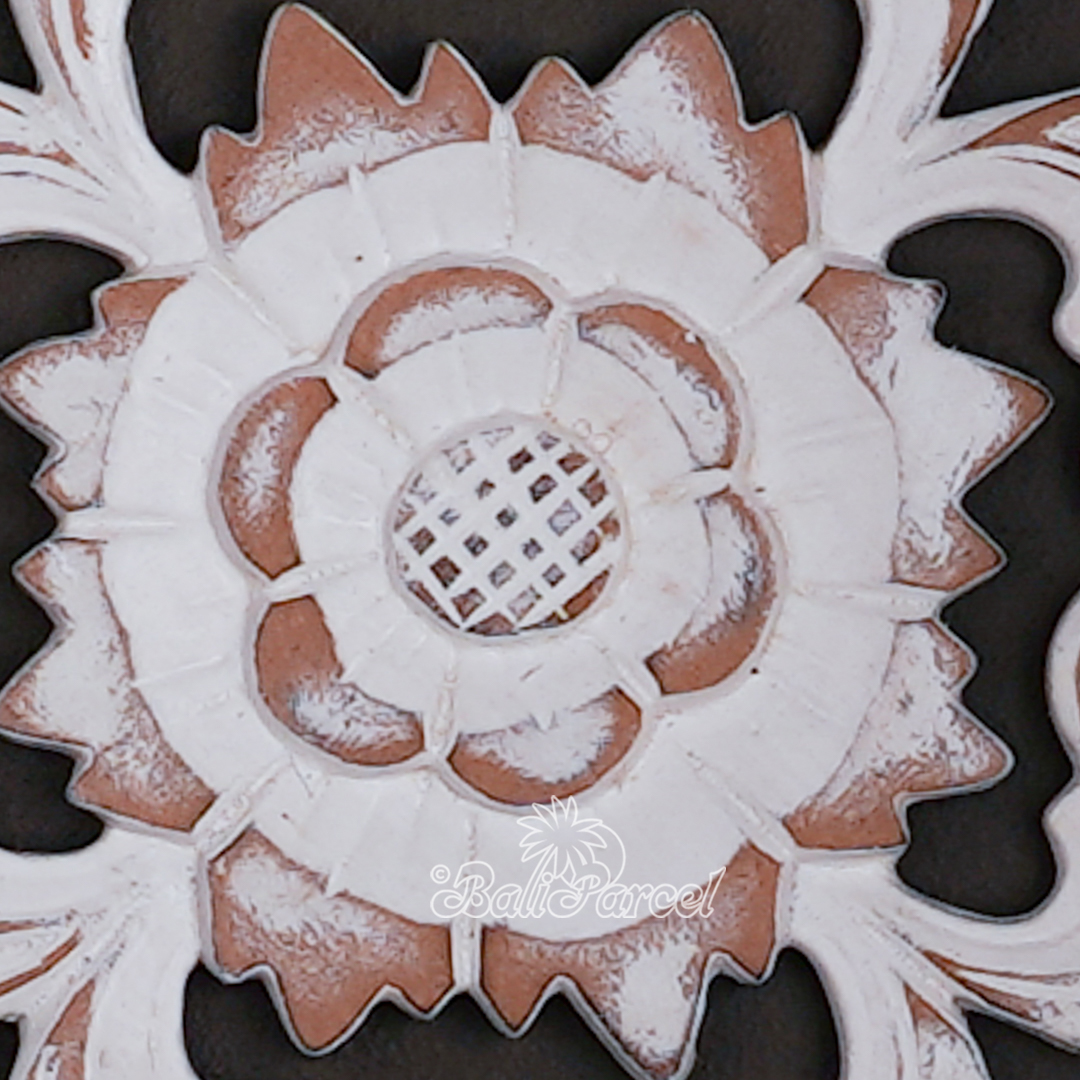 Wooden Wallhanging Sun Flower, Hand Made From Hardboard/ MDF, With White Wash Color.