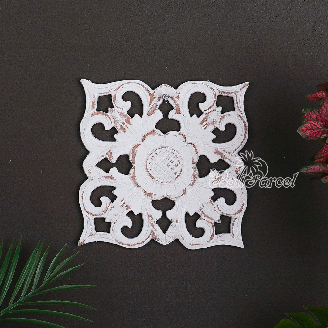 Wooden Wallhanging Sun Flower, Hand Made From Hardboard/ MDF, With White Wash Color.