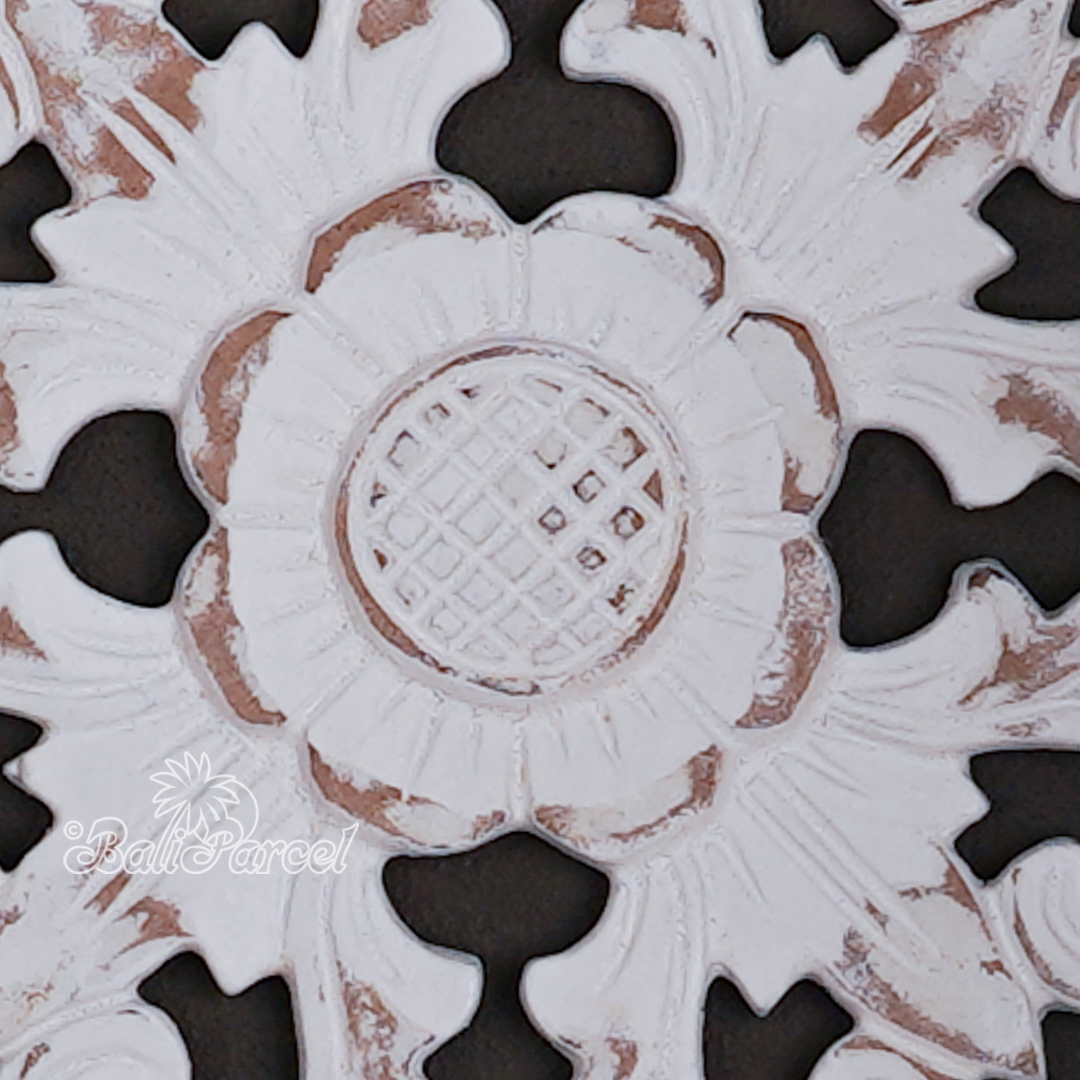 Wooden Wallhanging Sun Flower, Hand Made From Hardboard/ MDF, With White Wash Color.