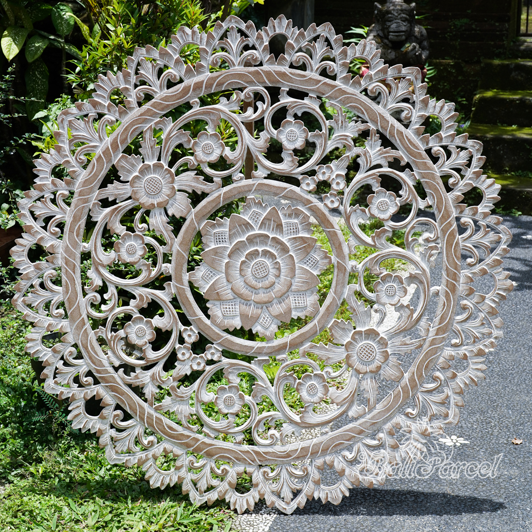 Wooden Wallhanging Sun Flower, Hand Made From Hardboard/ MDF, With White Wash Color.