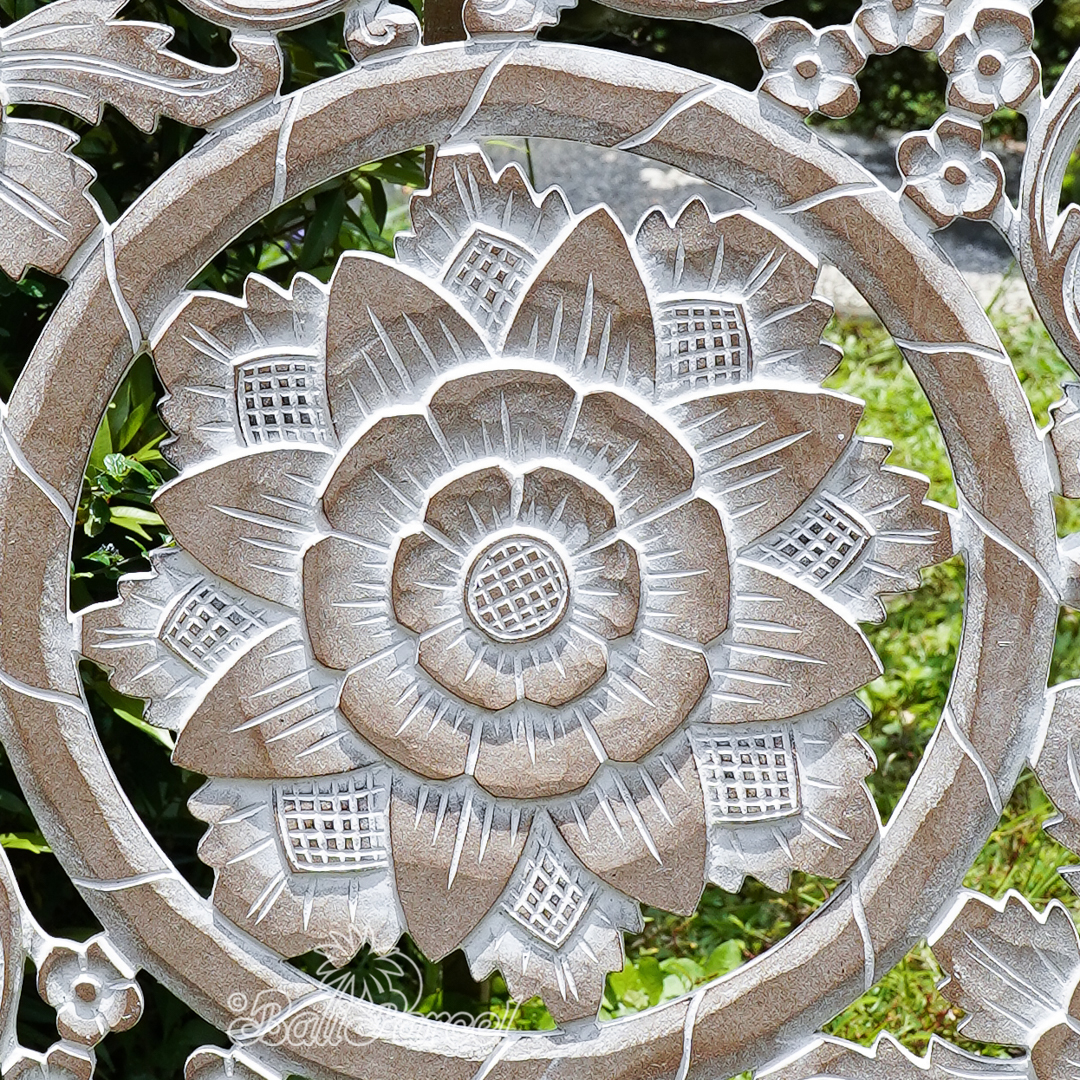 Wooden Wallhanging Sun Flower, Hand Made From Hardboard/ MDF, With White Wash Color.