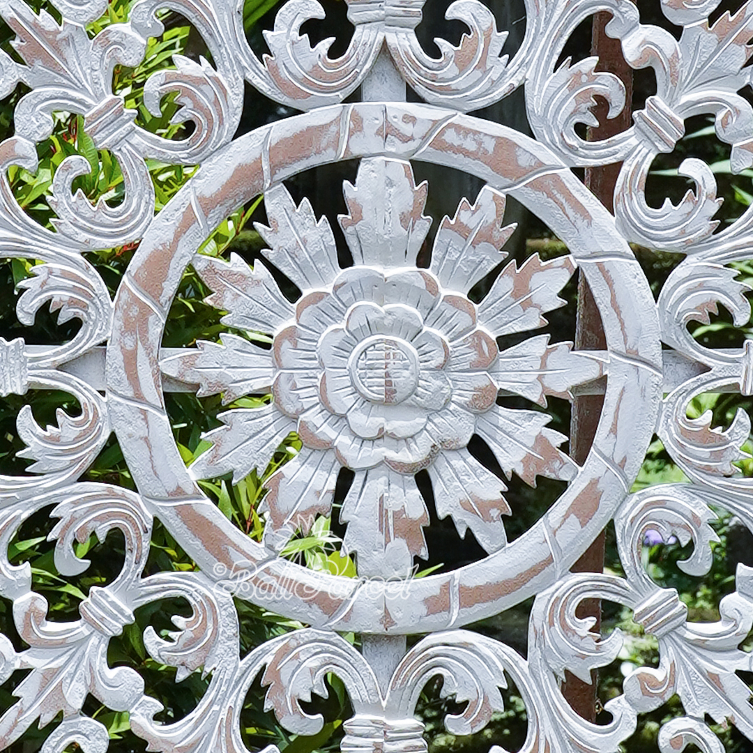 Wooden Wallhanging Sun Flower, Hand Made From Hardboard/ MDF, With White Wash Color.