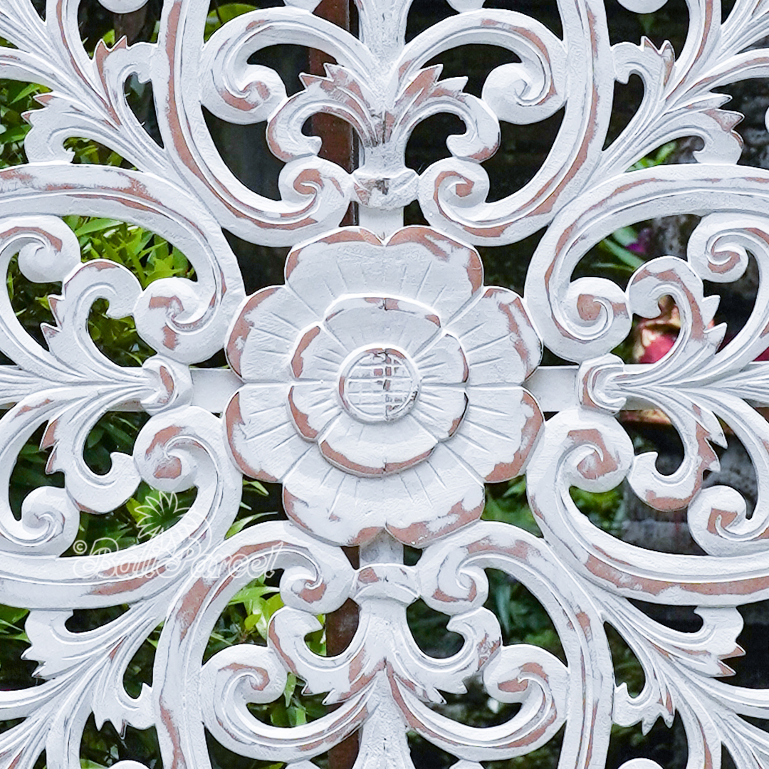 Wooden Wallhanging Sun Flower, Hand Made From Hardboard/ MDF, With White Wash Color.
