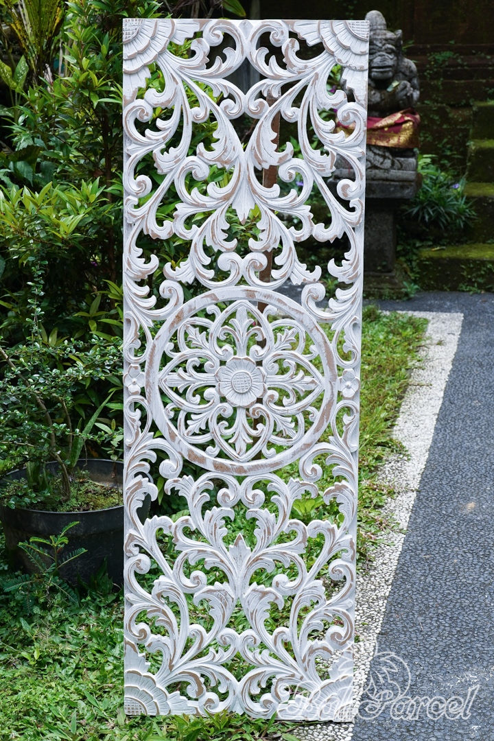 Wooden Wallhanging Sun Flower, Hand Made From Hardboard/ MDF, With White Wash Color.