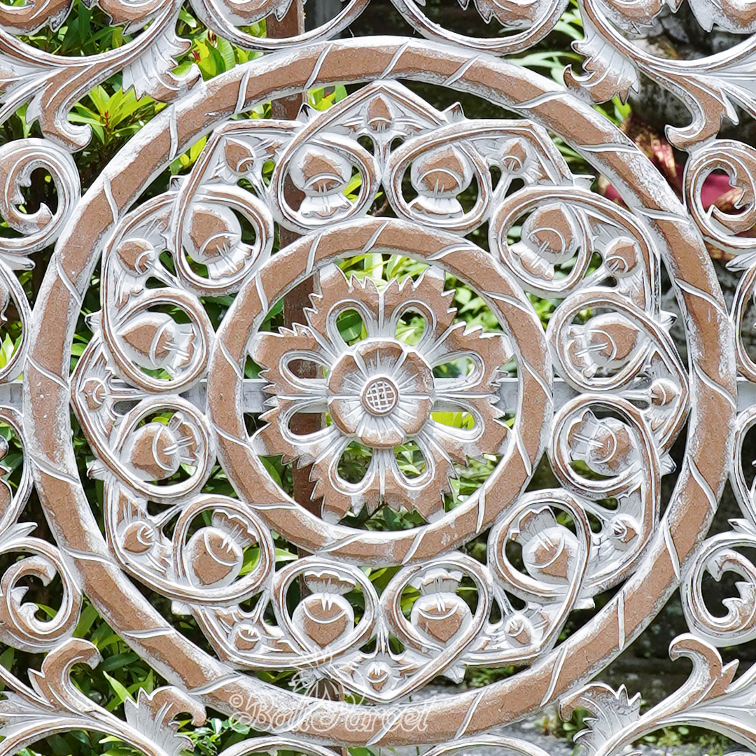 Wooden Wallhanging Sun Flower, Hand Made From Hardboard/ MDF, With White Wash Color.