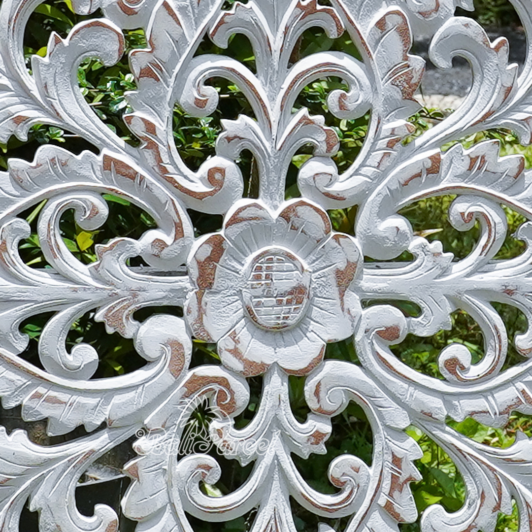 Wooden Wallhanging Sun Flower, Hand Made From Hardboard/ MDF, With White Wash Color.
