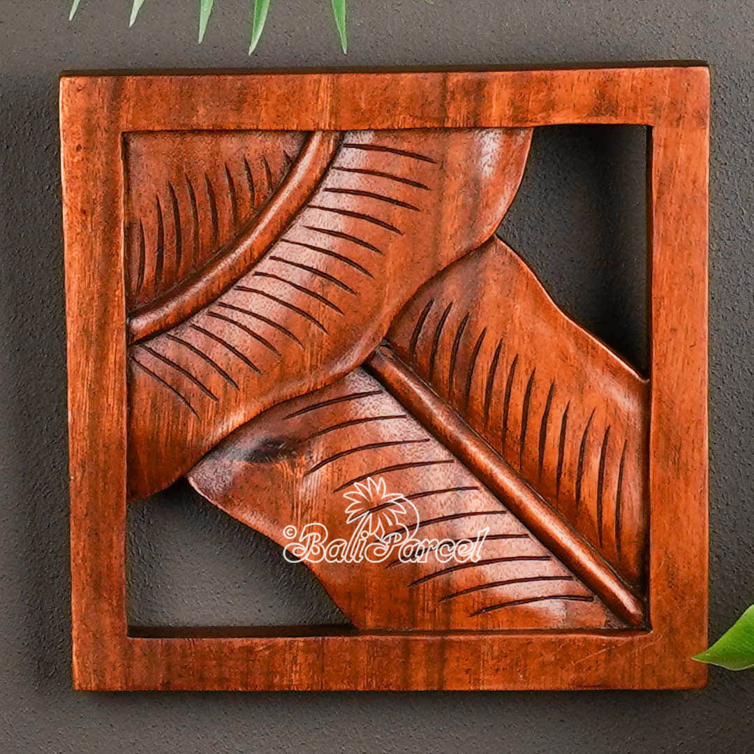 Wooden Wallhanging Banana Leaf, Hand Made From Suar Wood With Brown Polished